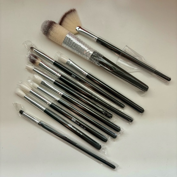 Makeup Brush Set - Picture 6 of 8